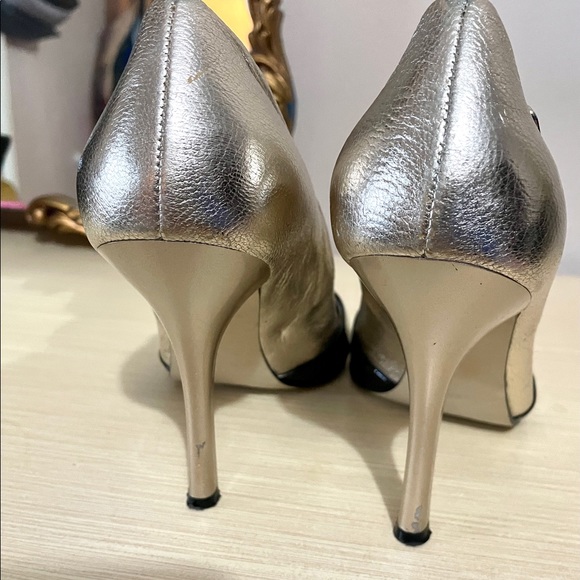 Guess Gold n Black Peep Toe Heels - Size 6.5 - Picture 5 of 6